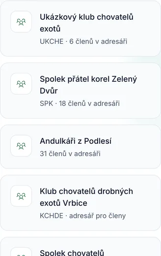 Ukázka seznamu klubů: karty klubů se zkratkou a počtem členů v adresáři