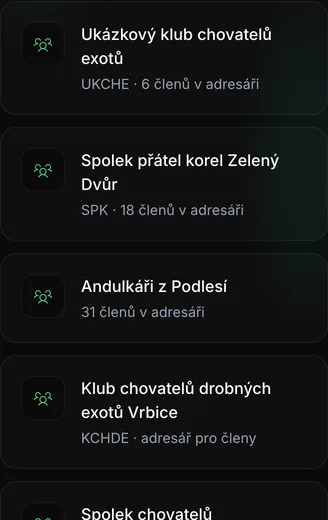 Ukázka seznamu klubů: karty klubů se zkratkou a počtem členů v adresáři